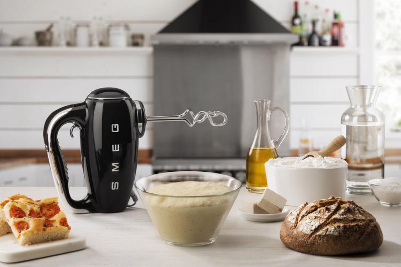 SMEG HMF01BLUK 50s Style Hand Mixer Black